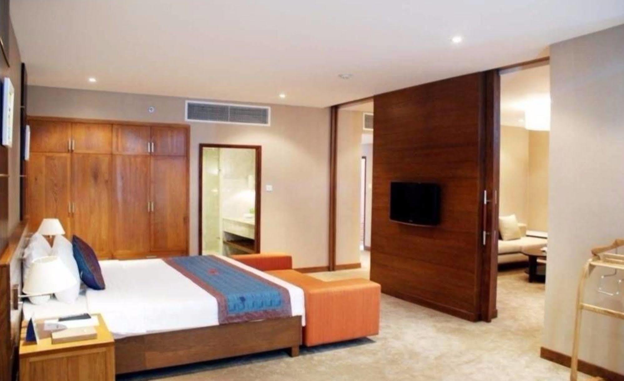Petro Hotel Вунгтау Экстерьер фото